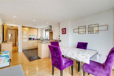 3 bedroom flat to rent - Photo 2