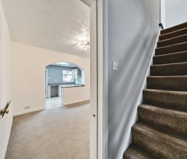 2 bedroom House To Let - Photo 4