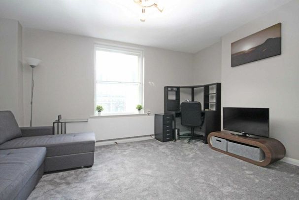 Old Castle Street, Aldgate, E1 - Photo 1