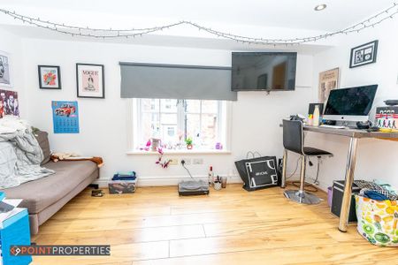 3 bedroom apartment to rent - Photo 3