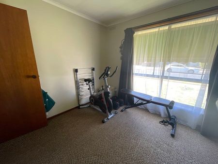 Neat & Tidy Unit! - Photo 4