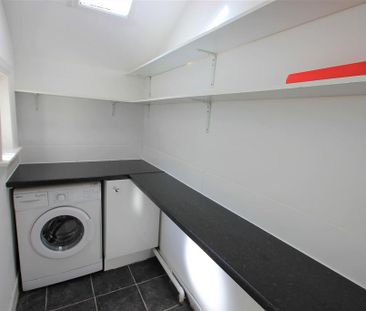 4 bedroom terraced house to rent - Photo 6