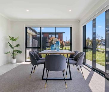 Stunning Home in Paerata - Photo 2