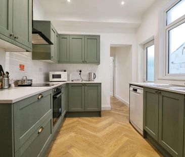 3 bedroom terraced house to rent - Photo 6