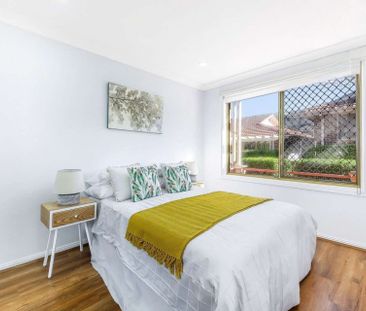 Spacious Brick Villa in a Peaceful Complex - Photo 3