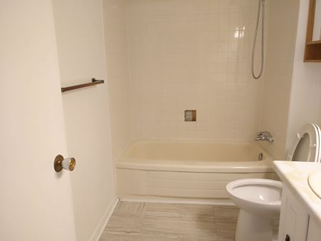 For Lease - 646 Village Parkway Unit# 50, Markham, Ontario - Photo 2