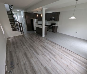 For Lease - 34 Kingsborough Drive, Hamilton, Ontario - Photo 3