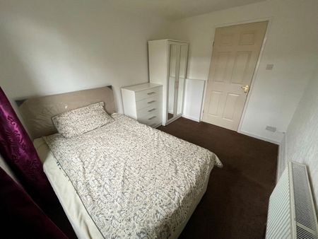 4 Bed End Terrace, Langwood Close, CV4 - Photo 4