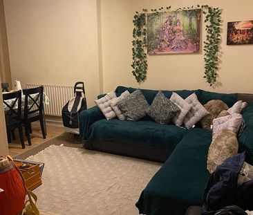 2 Bed Flat, Rushey Green, SE6 - Photo 1