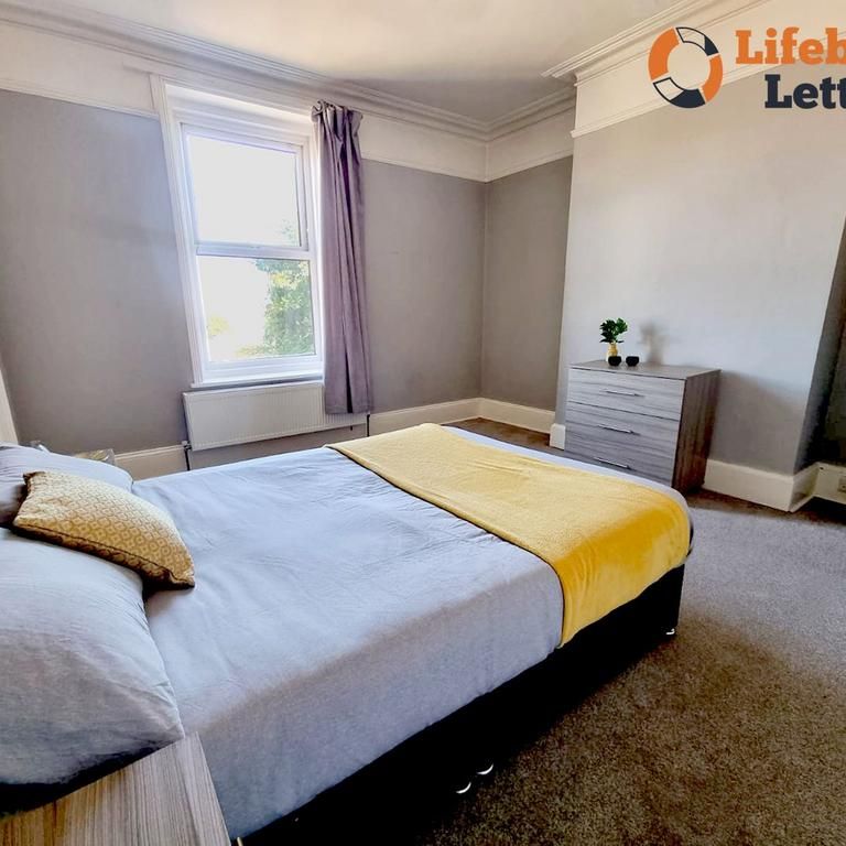 1 bedroom in a house share to rent - Photo 1