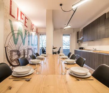 Via Domenico Turazza, Padova, Veneto 35128 - Photo 2