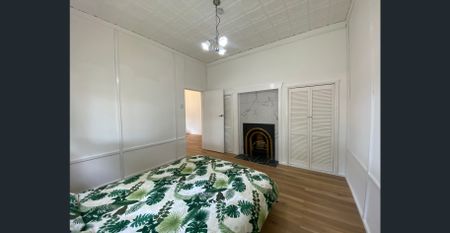 3 BED + FULLY FURNISHED - Photo 3