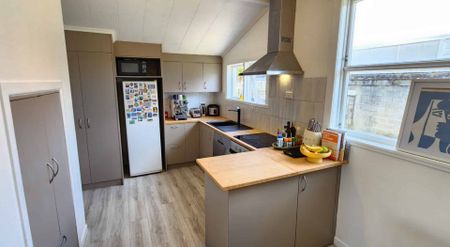 New Plymouth, 3 bedrooms - Photo 3