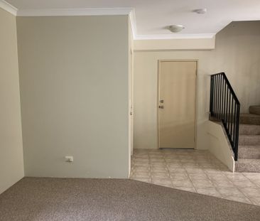 3-Bedroom Townhouse in a Central Location - Photo 4