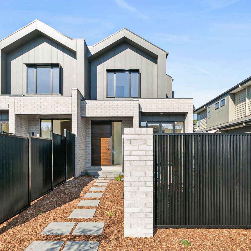 8 Calcutta Street, Mitcham - Photo 1