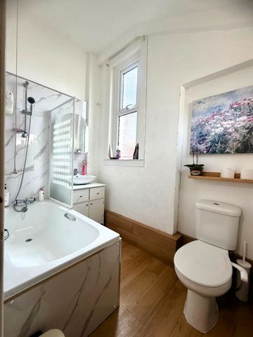 £900 PCM, Spacious Part Furnished One Bedroom Ground Floor Flat with Shared Garden in Shirley Road, Roath, Cardiff, CF23 5HN - Photo 2