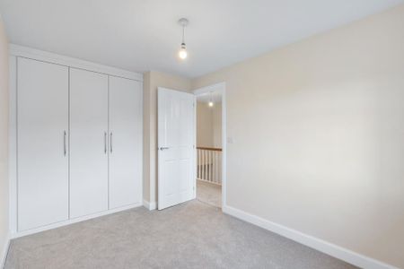 3 bedroom semi-detached house to rent - Photo 5