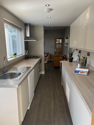 5 bedroom house to rent - Photo 1