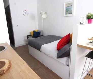 Deluxe 2 Bed Apartment - Photo 5