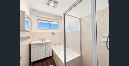 Well Presented Family Home - Photo 3