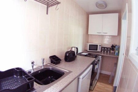 Studio to rent - Photo 3