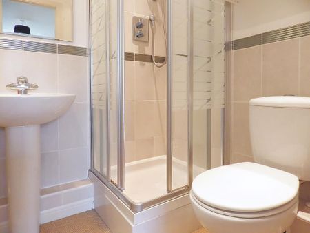 2 bedroom apartment to rent - Photo 4