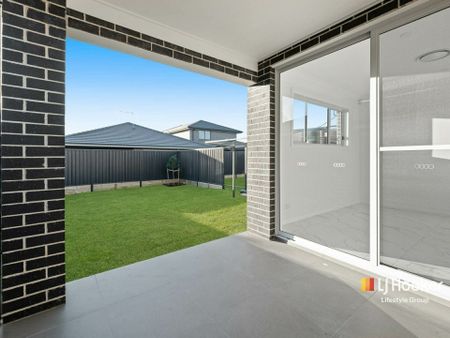 14B Heffernan Street, Catherine Field - Photo 5