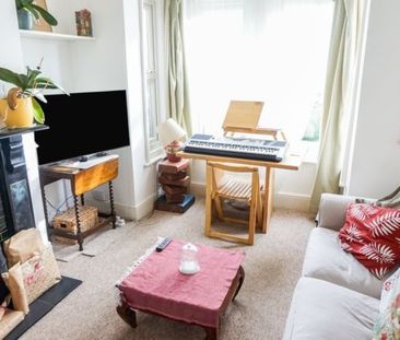 3 Bed Terraced House, Malmesbury Road, SO15 - Photo 1