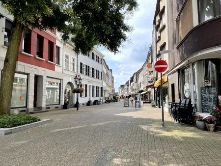 KREFELD-UERDINGEN: SCHÖNE 3,5-ZIMMER WOHNUNG IN RHEINNÄHE ZU MIETEN! - Foto 3