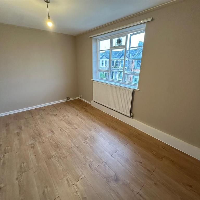 1 bedroom in a house share to rent - Photo 1