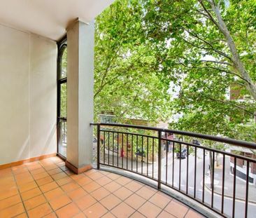 New York style split level apartment with balcony - Photo 4