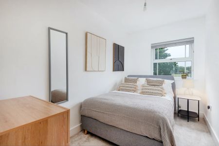 4 Bed, House - Photo 4