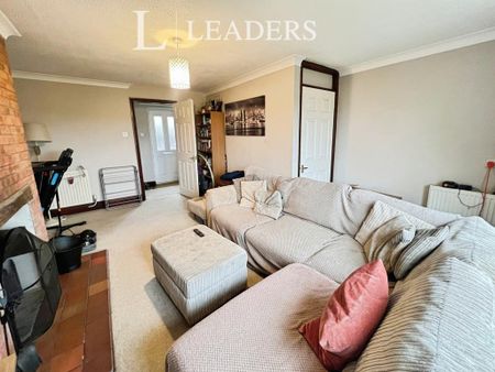 3 bedroom semi-detached house to rent - Photo 2