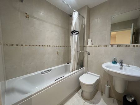 2 Bed Furnished Apartment - Photo 3