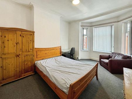 4 bedroom terraced house to rent - Photo 2