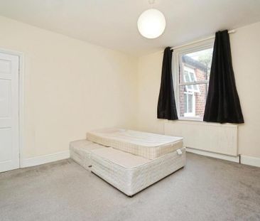 5 bedroom end of terrace house to rent - Photo 5
