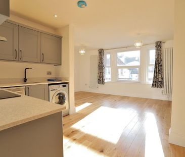 2 bedroom maisonette to rent - Photo 3