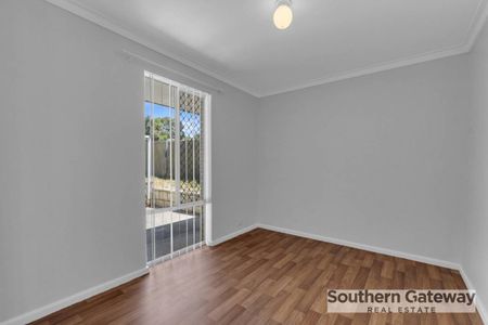 3x1 HOME IN CONVENIENT LOCATION - Photo 4