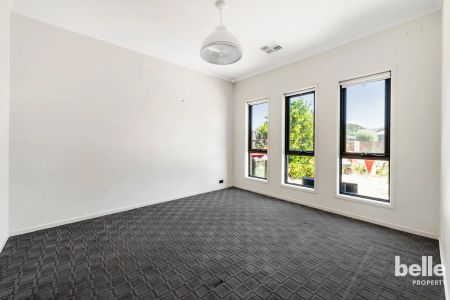 Four or Five Bedroom Home Minutes From The Beach - Photo 2