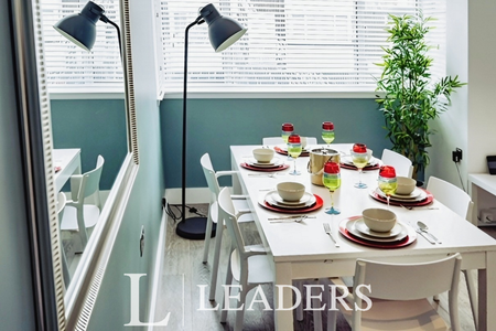 2 bedroom apartment to rent - Photo 4