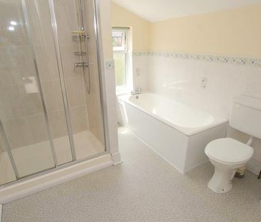 2 bedroom semi-detached house to rent - Photo 6