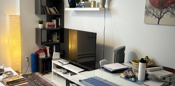 4 1/2 Semi-meublé 2 Stationnements - Photo 2