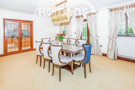 4 bedroom detached house to rent - Photo 2