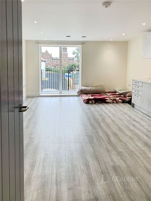 apartment to rent Lovell Lodge, 365 Milton Road, Cambridge, CB4 - Photo 1