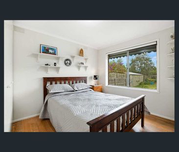 Family Living with Additional Bungalow - Photo 4