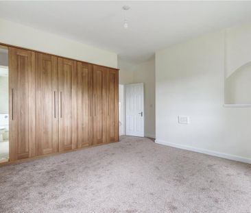 5 bedroom detached house to rent - Photo 4