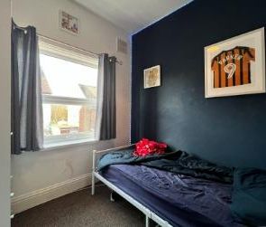 3 bedroom terraced house to rent - Photo 2