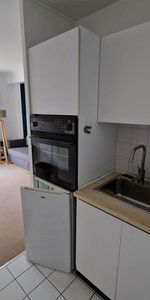 A LOUER AU CENTRE VILLE - STUDIO MEUBLE 18.61M² - Photo 4