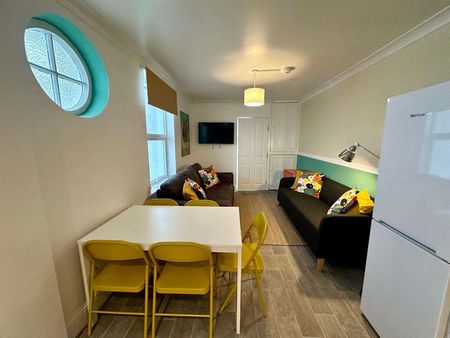 Killigrew Street Room 5 - Photo 5