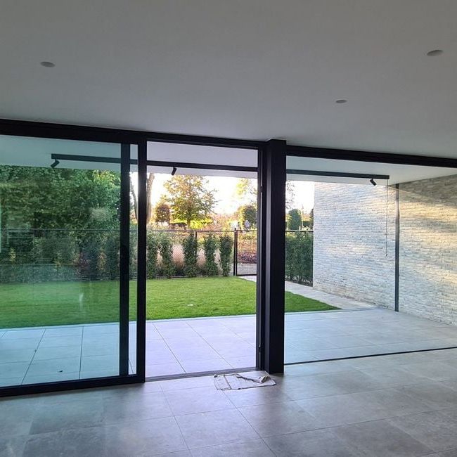 Gelijkvloers app. te huur in Hoeselt voor € 1.500 met 2 slaapkamers - Foto 1